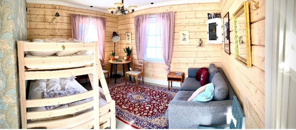 Scenic Small Guesthouse On Horse Farm By The Lake Frösö المظهر الخارجي الصورة