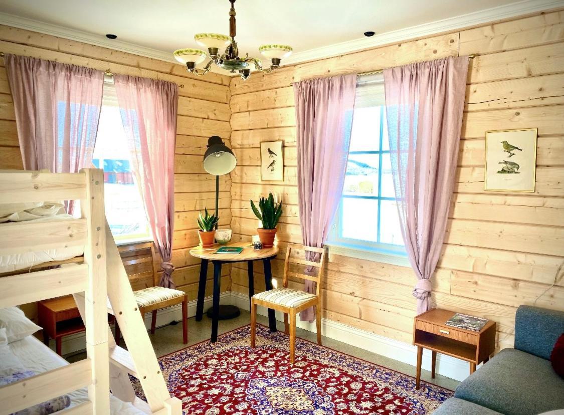 Scenic Small Guesthouse On Horse Farm By The Lake Frösö المظهر الخارجي الصورة