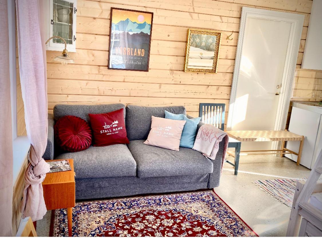 Scenic Small Guesthouse On Horse Farm By The Lake Frösö المظهر الخارجي الصورة
