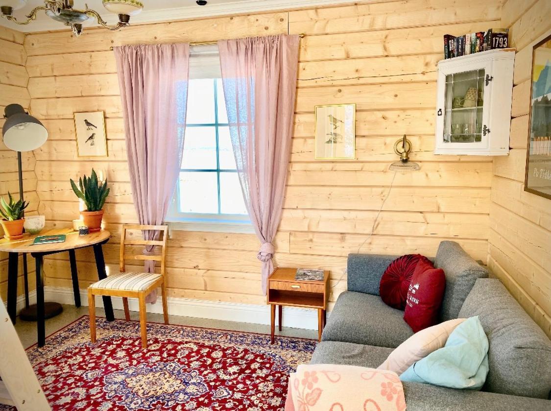 Scenic Small Guesthouse On Horse Farm By The Lake Frösö المظهر الخارجي الصورة